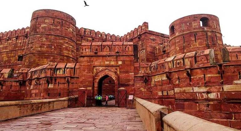 hotels in agra