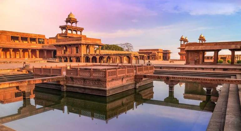 hotels in agra