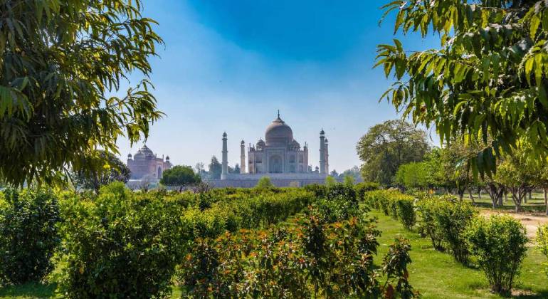hotels in agra