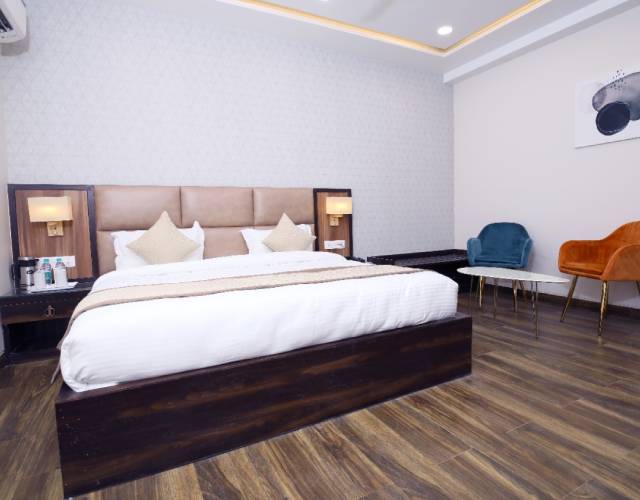 hotels in agra
